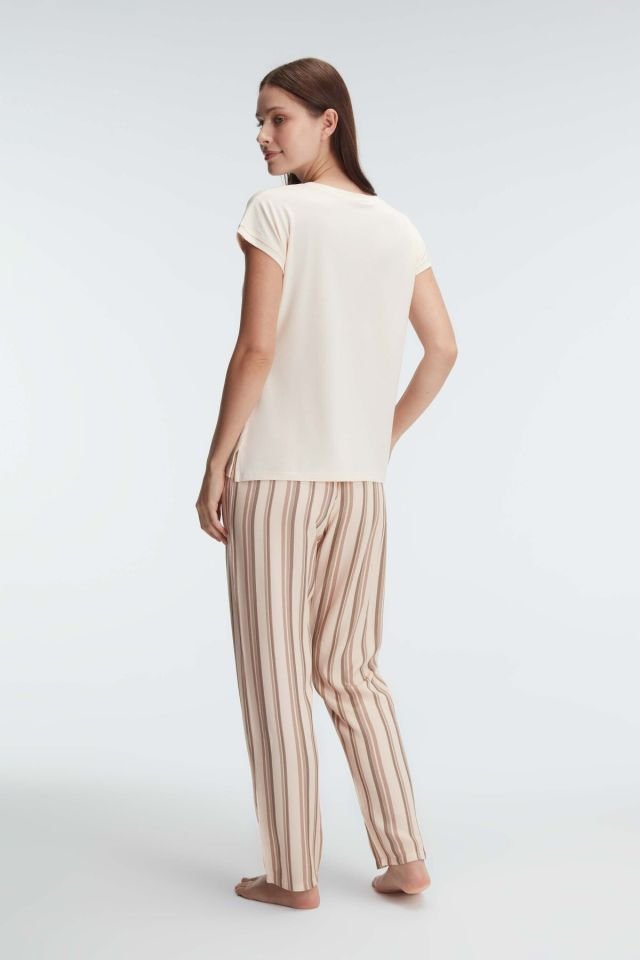 Anıl 9935 Kısa Kol Bisiklet Yaka Kadın Viskon Çizgili Desenli Yazlık Dokuma Normal Bel Pijama Takımı