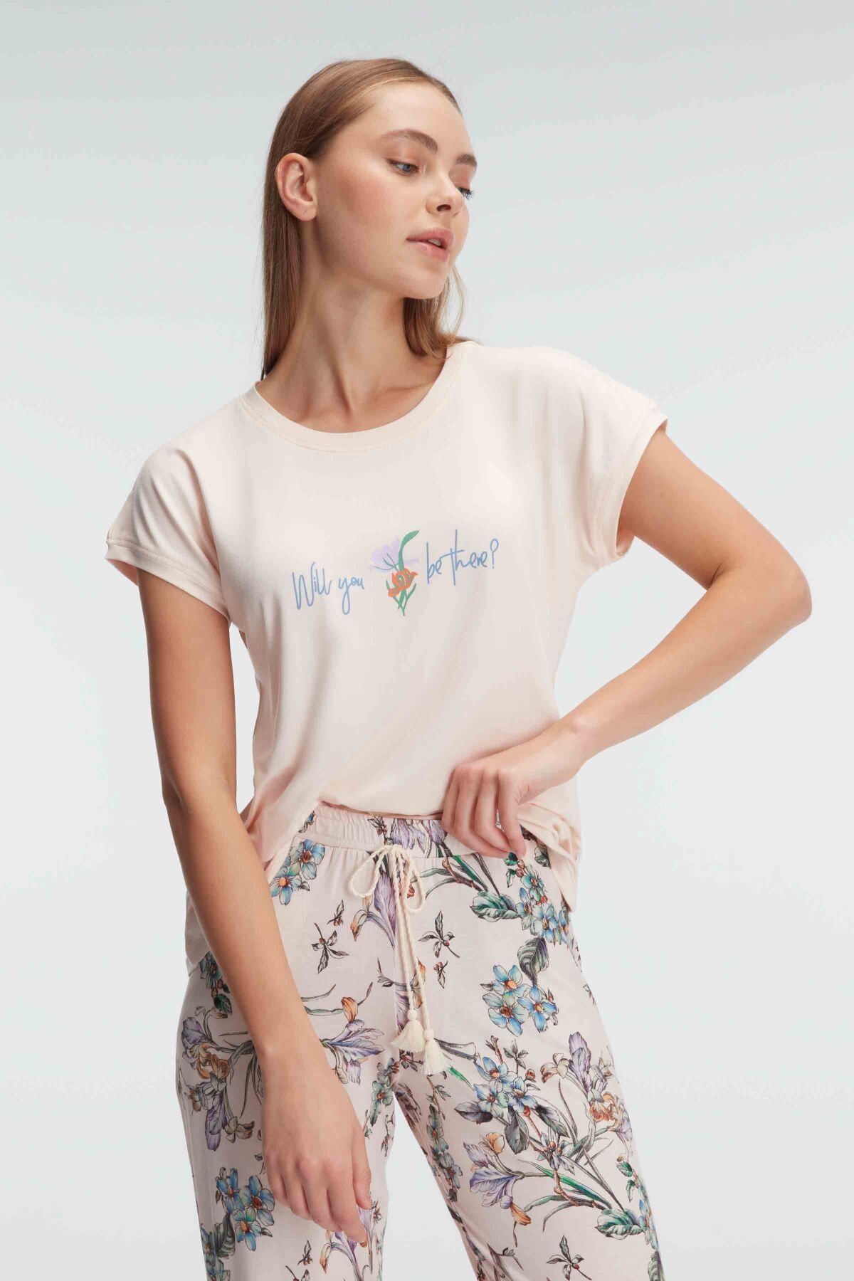 Anıl 9890 Kısa Kol Bisiklet Yaka Kadın Viskon Çiçek Desenli Yazlık Örme Normal Bel Pijama Takımı