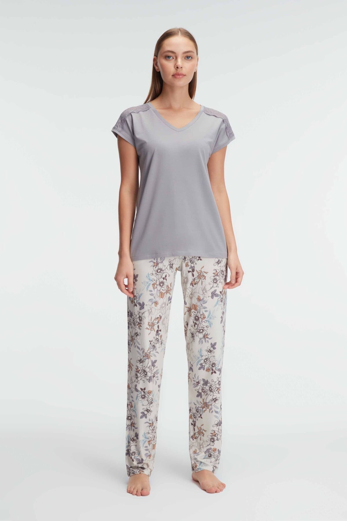 Anıl 9870 Ev Giyimi Kısa Kol V Yaka Kadın Bamboo Çiçek Desenli Yazlık Örme Normal Bel Pijama Takımı